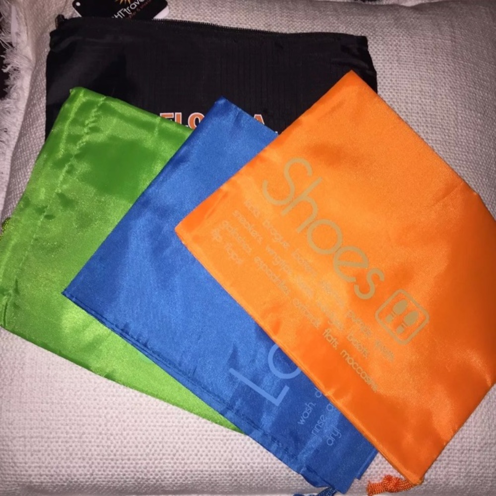 Set of 4 travel nylon bags